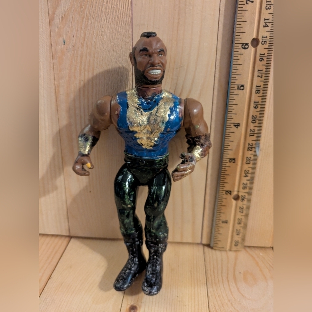 Me T Action Figure with Blue and Gold Outfit Vintage 1983 - Picture 2 of 4